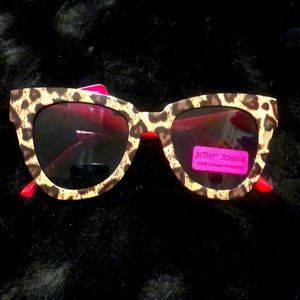Betsey Johnson cheetah print sunglasses